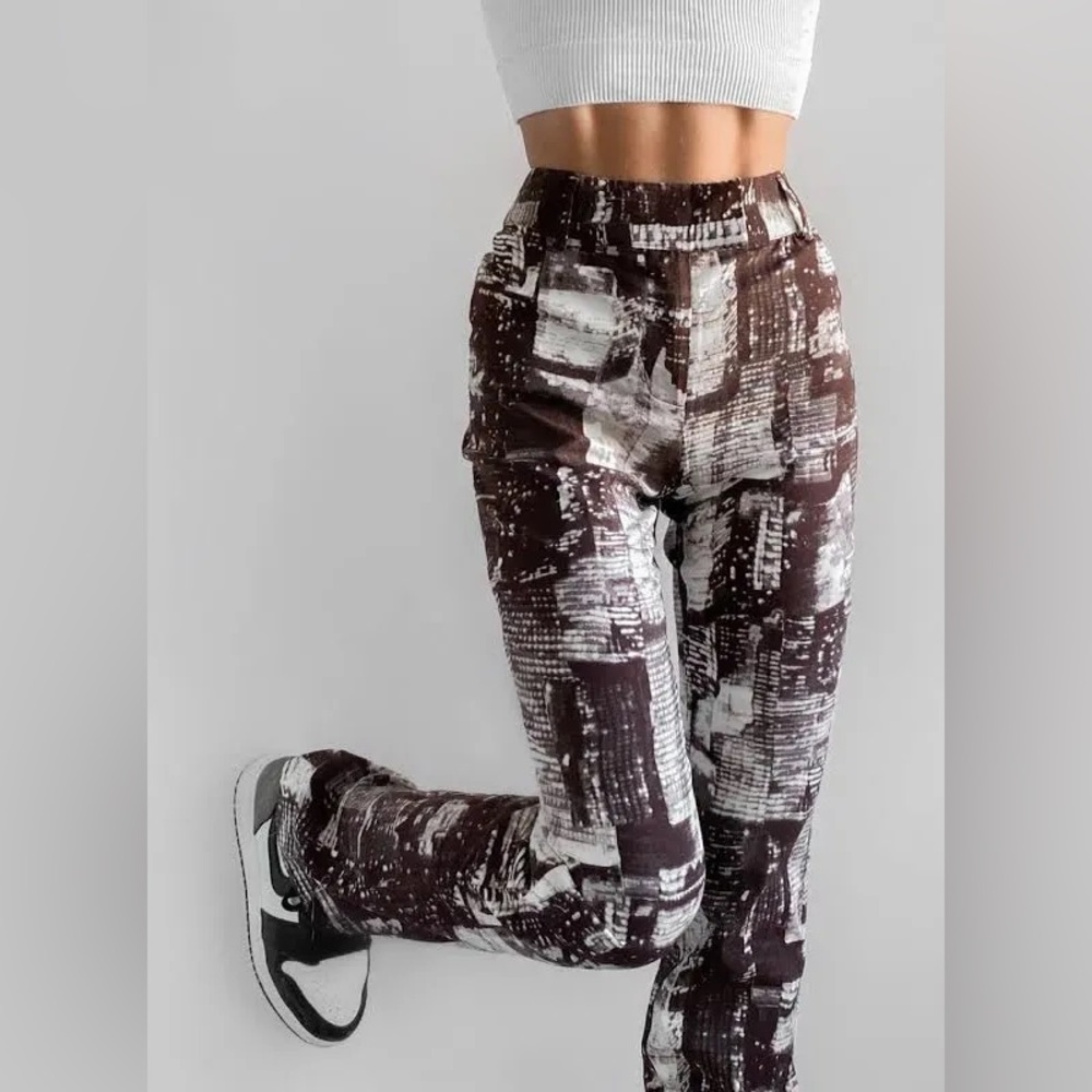 UO High Waisted Printed Pants